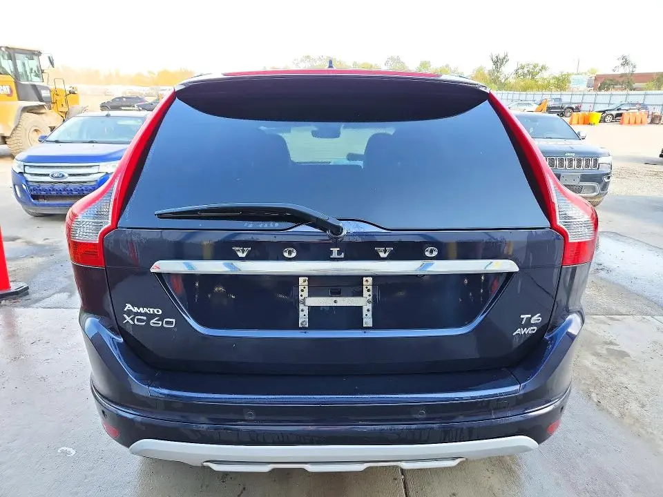 2017 VOLVO XC60 T6 DYNAMIC  