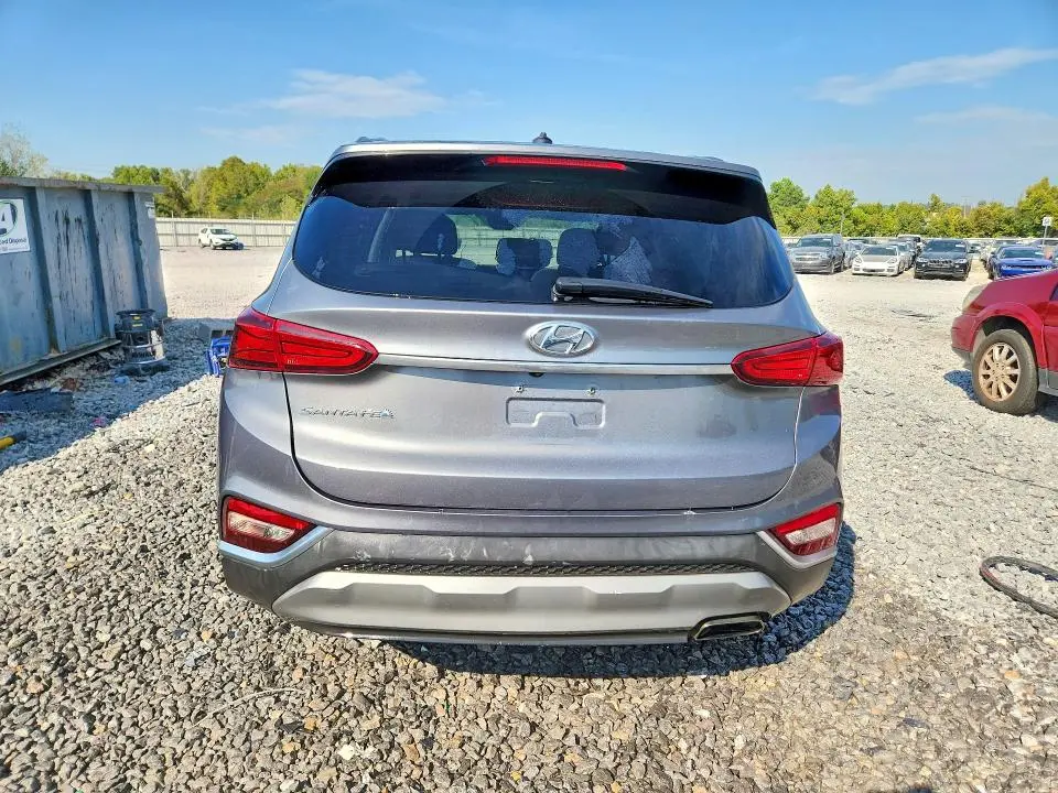 2019 HYUNDAI SANTA FE SE  