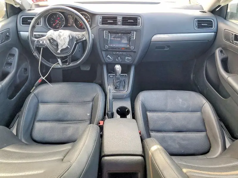 2017 VOLKSWAGEN JETTA SE  