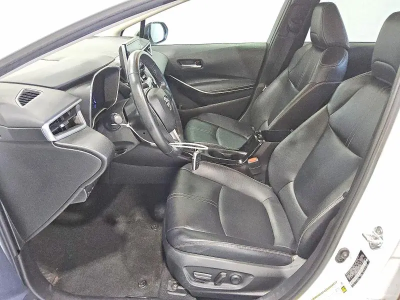 2022 TOYOTA COROLLA XLE  