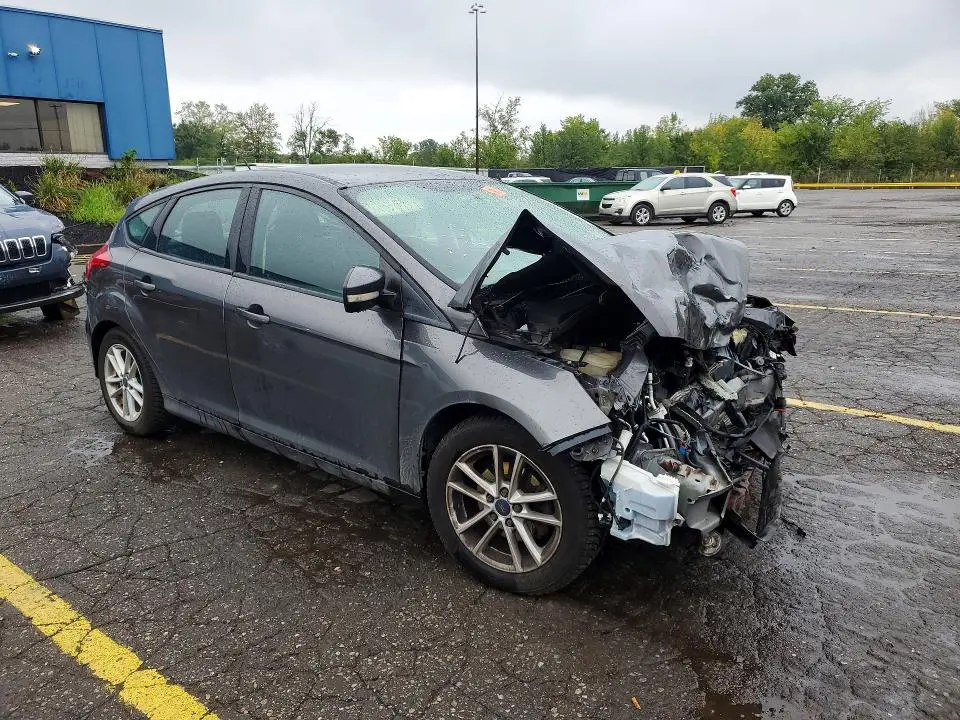 2016 FORD FOCUS SE  