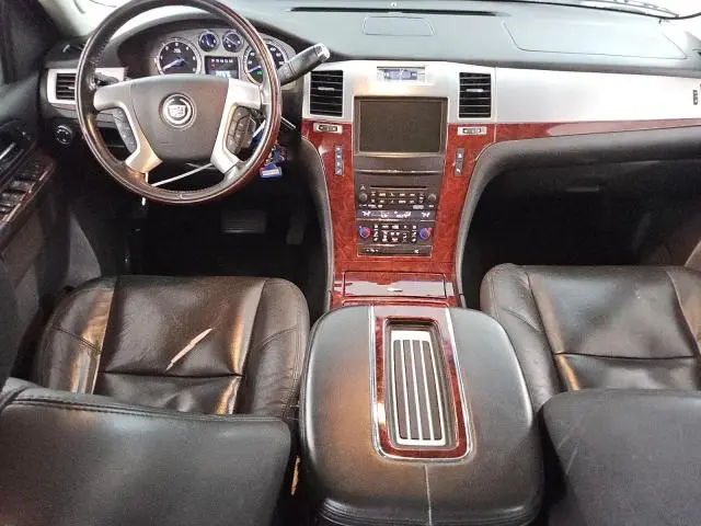 2011 CADILLAC ESCALADE ESV PREMIUM  