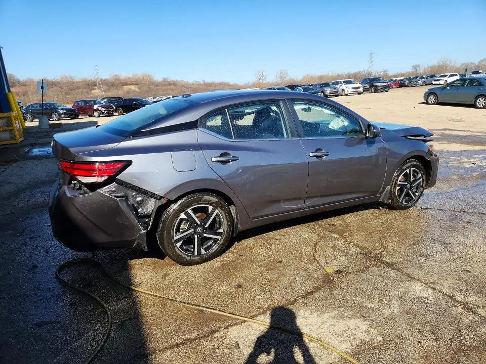 2025 NISSAN SENTRA SV  