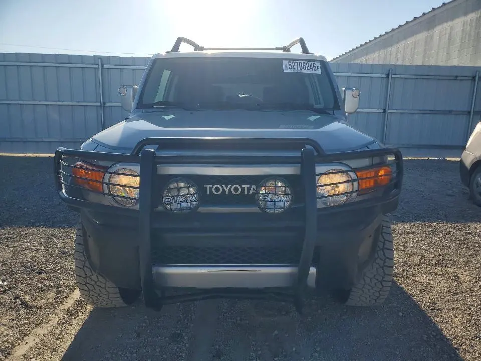 2011 TOYOTA FJ CRUISER BASE  