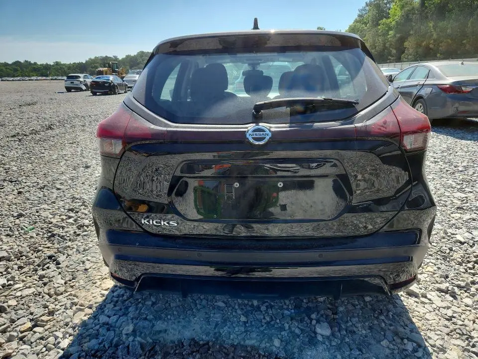 2021 NISSAN KICKS S  