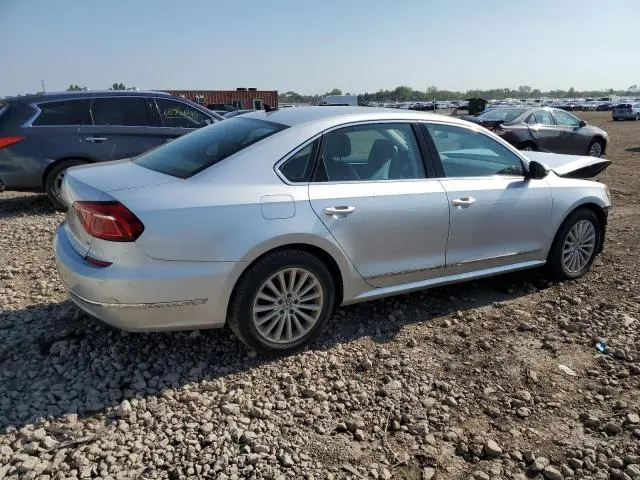 2017 VOLKSWAGEN PASSAT SE  