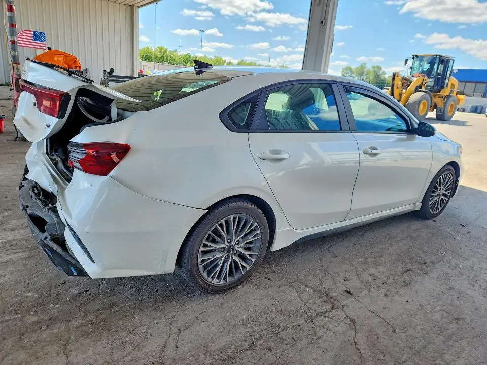 2023 KIA FORTE GT LINE  