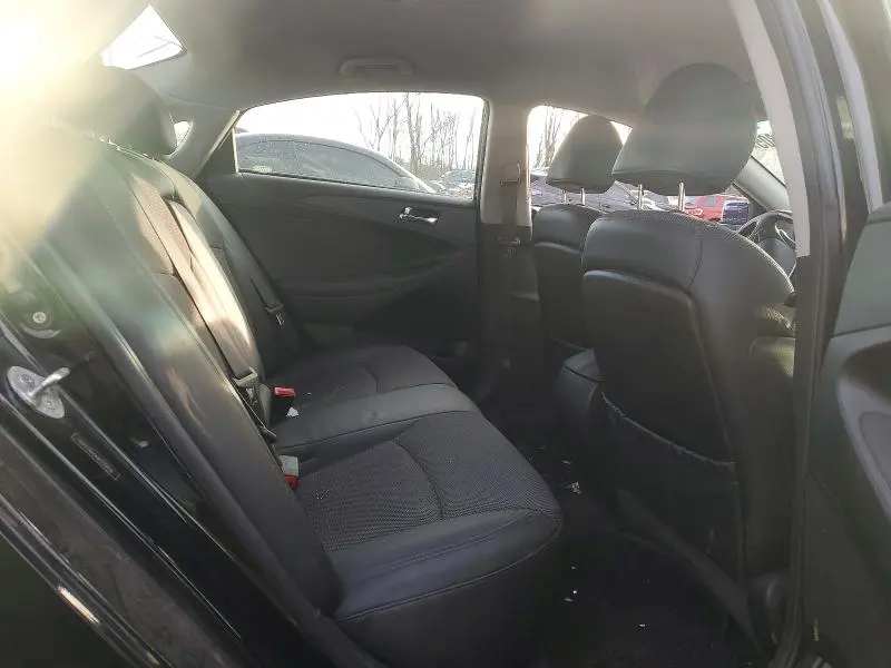 2011 HYUNDAI SONATA SE  