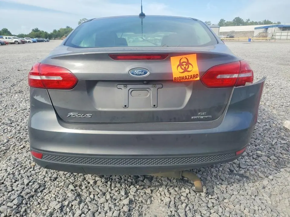 2015 FORD FOCUS SE  