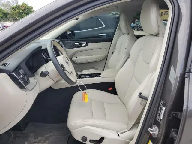 2024 VOLVO XC60 PLUS  