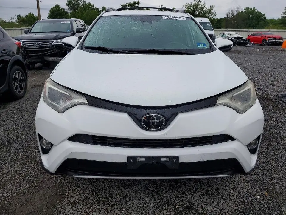 2018 TOYOTA RAV4 XLE  