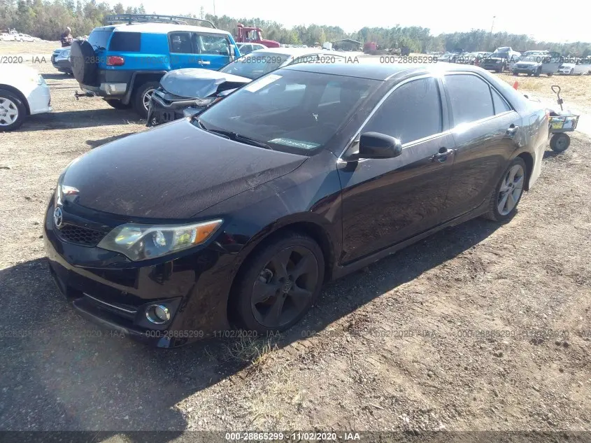 2012 TOYOTA CAMRY SE