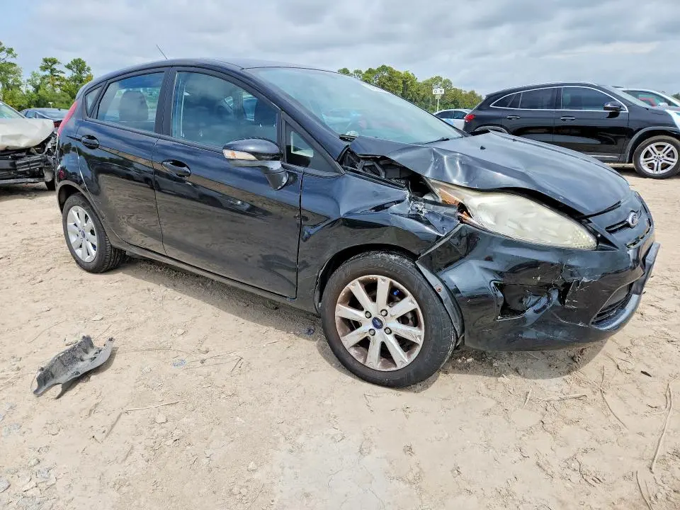 2013 FORD FIESTA SE  