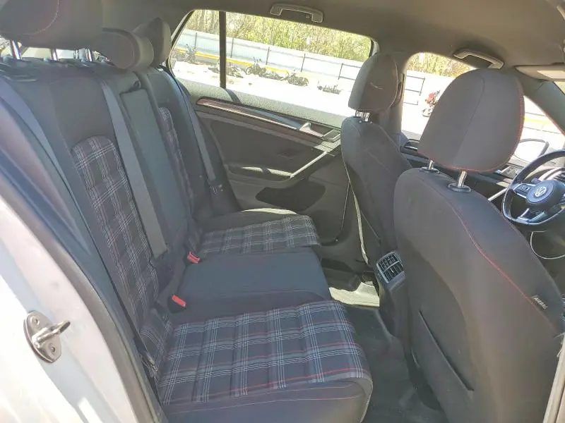 2015 VOLKSWAGEN GTI   