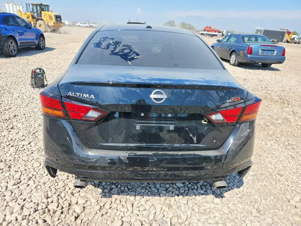 2024 NISSAN ALTIMA SR  