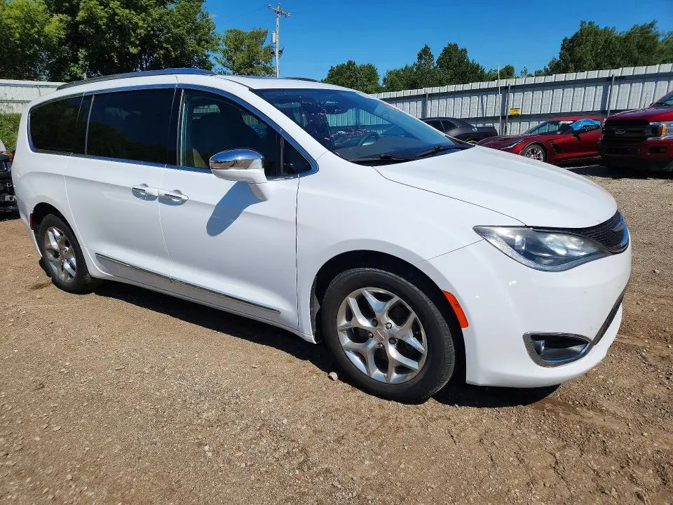 2019 CHRYSLER PACIFICA LIMITED  