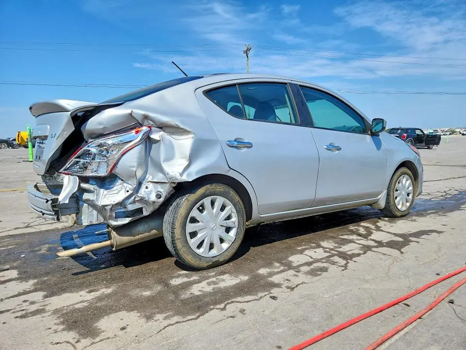 2019 NISSAN VERSA SV  