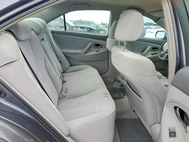 2010 TOYOTA CAMRY LE  
