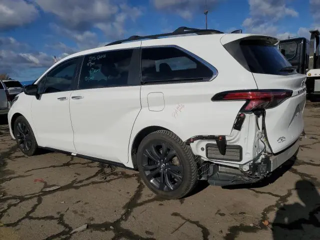 2022 TOYOTA SIENNA XSE  