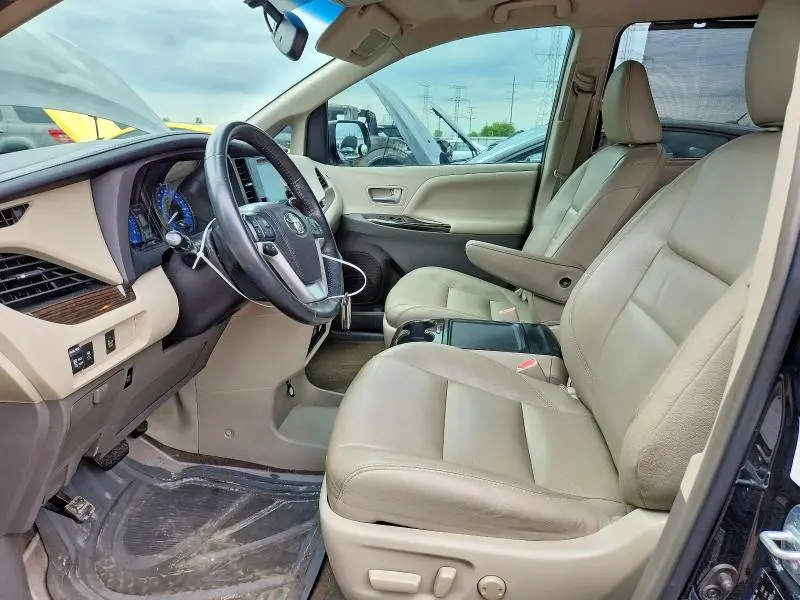 2017 TOYOTA SIENNA XLE 8-PASSENGER  
