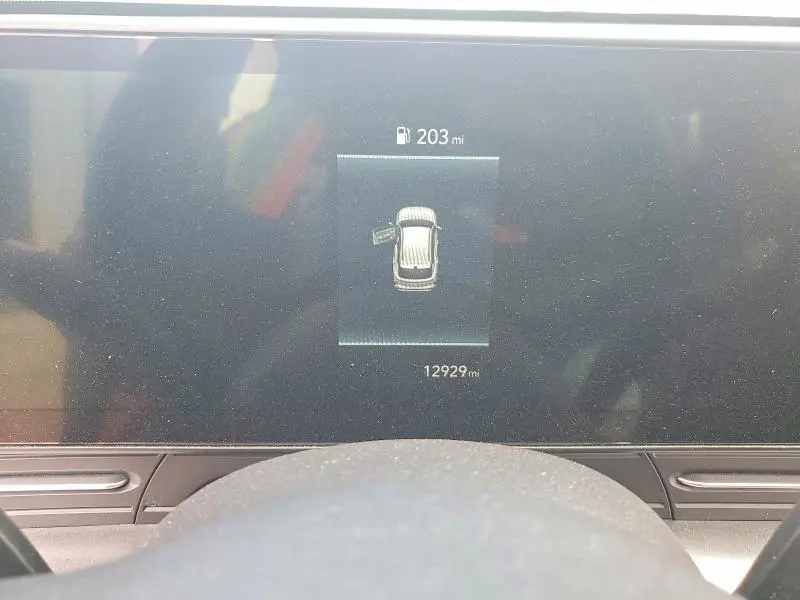 2025 HYUNDAI KONA SE  