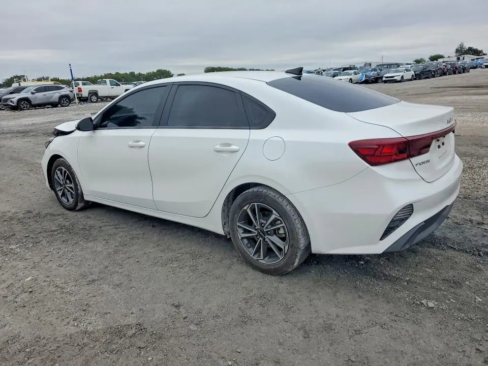 2022 KIA FORTE LXS  