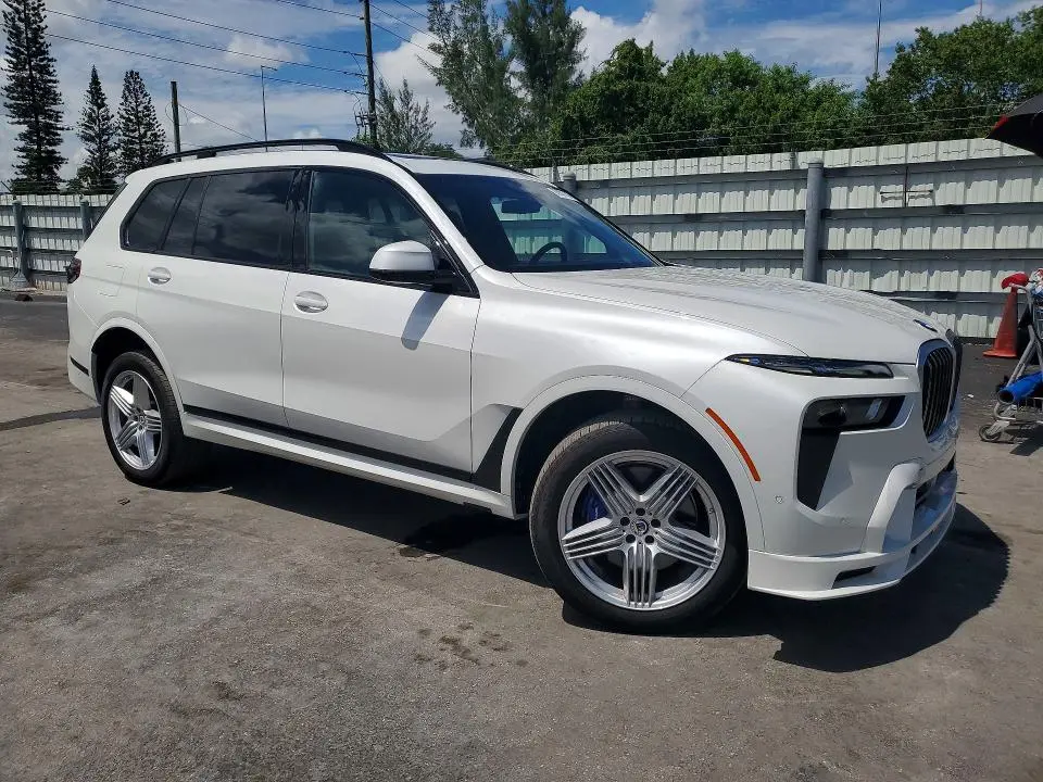 2025 BMW X7 ALPINA XB7  
