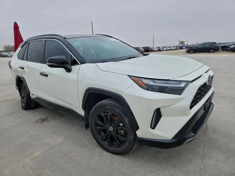2022 TOYOTA RAV4 XSE  