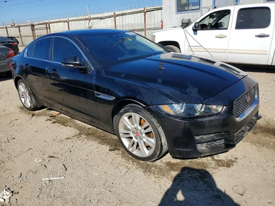 2019 JAGUAR XE AWD 4C 25T
