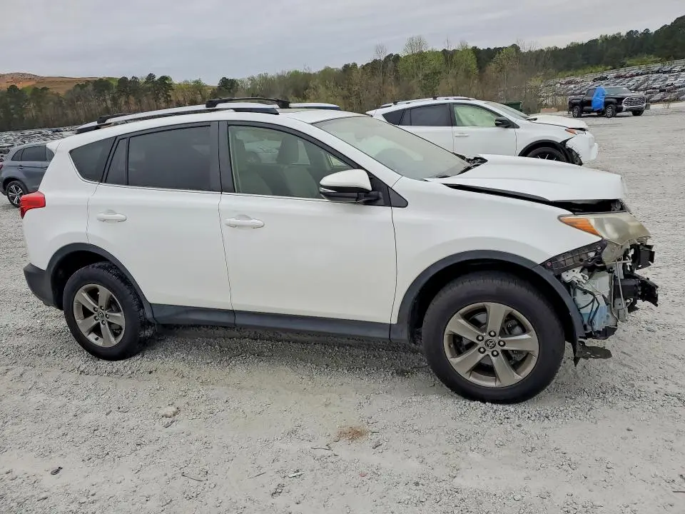 2015 TOYOTA RAV4 XLE  