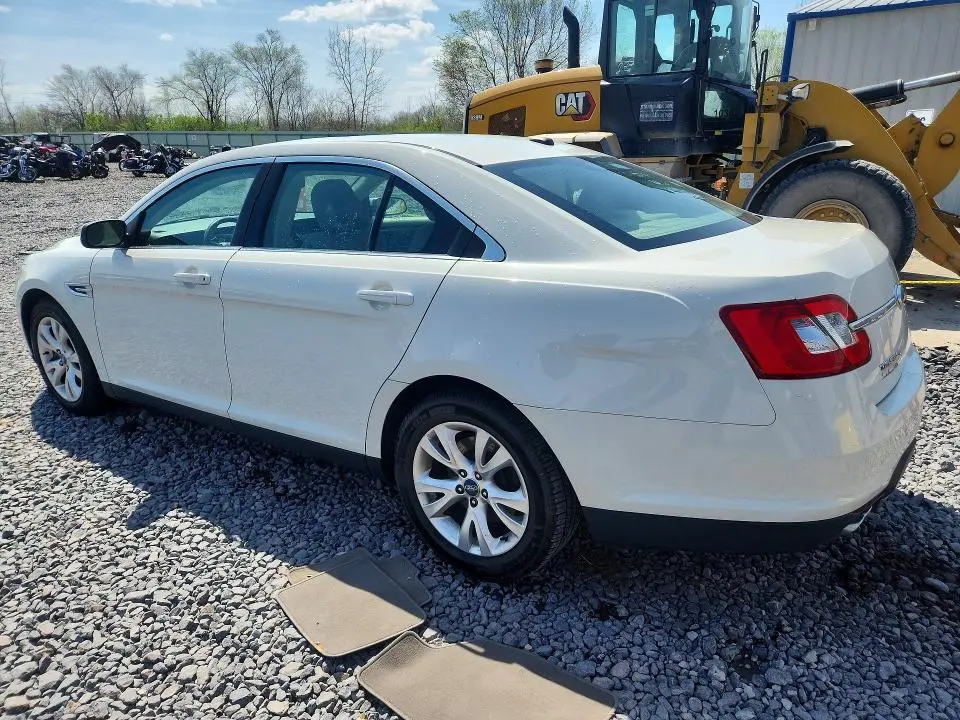 2010 FORD TAURUS SEL  