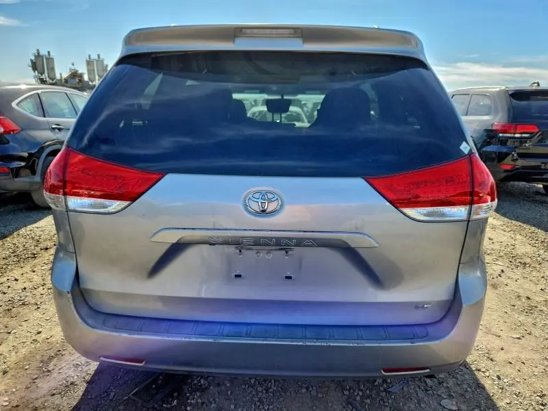 2012 TOYOTA SIENNA LE  