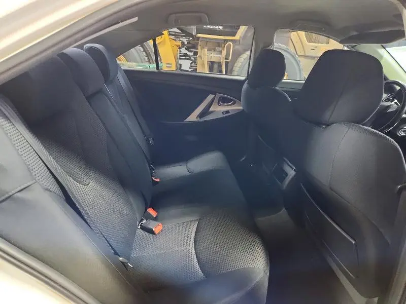 2011 TOYOTA CAMRY SE  
