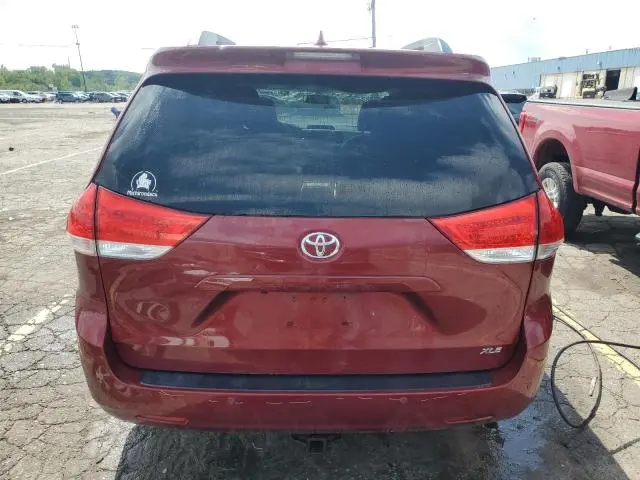 2012 TOYOTA SIENNA XLE  