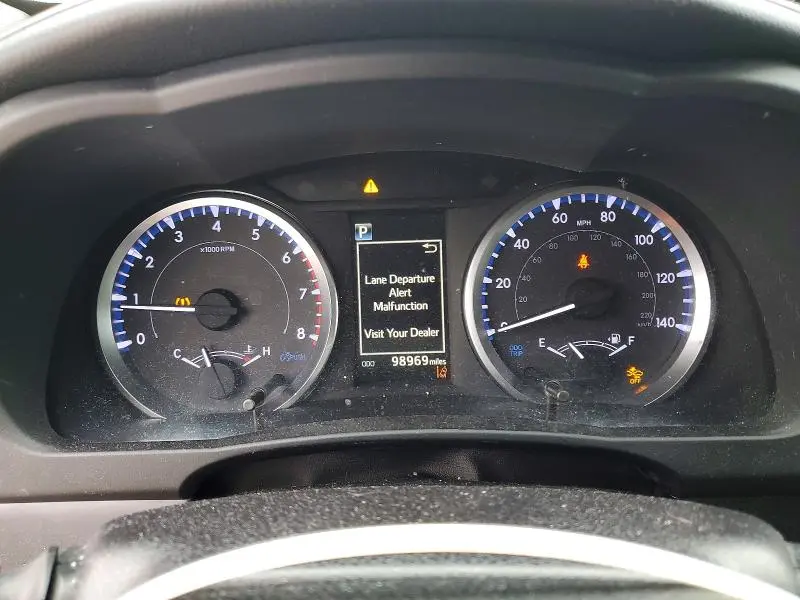 2019 TOYOTA HIGHLANDER LE  