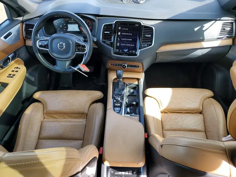 2017 VOLVO XC90 T6  
