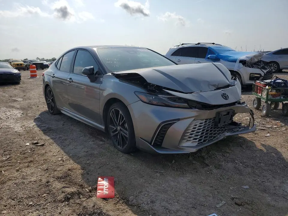 2025 TOYOTA CAMRY XSE  