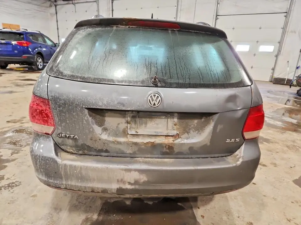 2011 VOLKSWAGEN JETTA S  