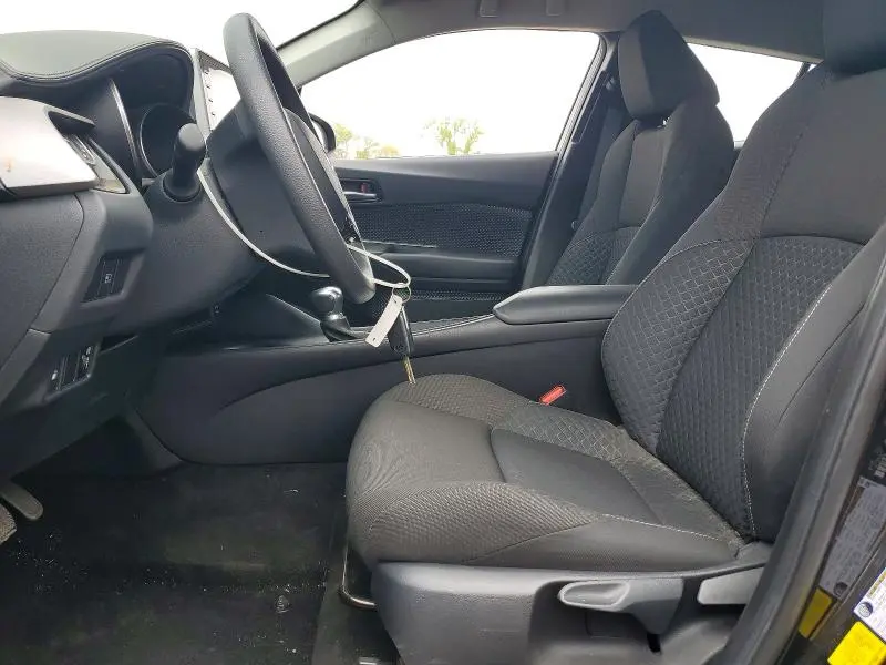 2020 TOYOTA C-HR LE  