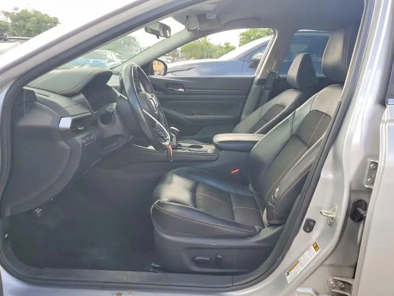2019 NISSAN ALTIMA SR  