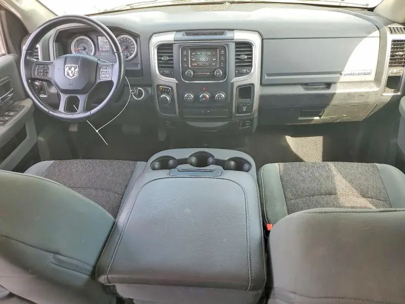 2016 RAM 1500 SLT  