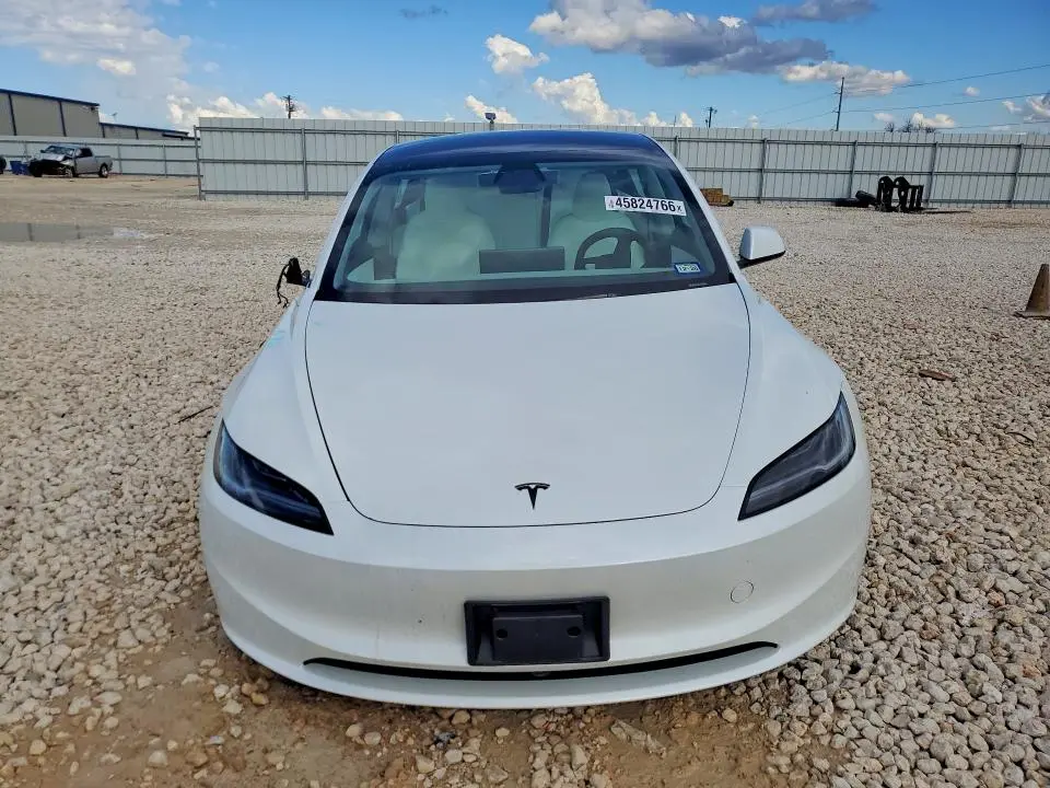 2026 TESLA MODEL 3   