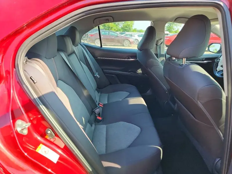 2019 TOYOTA CAMRY LE  