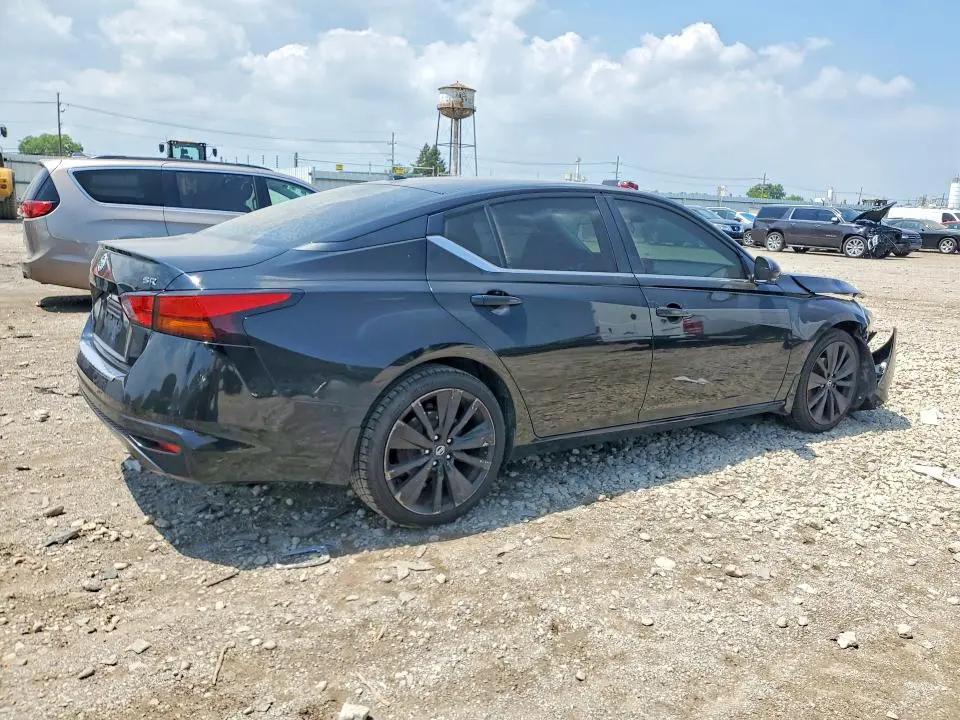 2021 NISSAN ALTIMA SR  