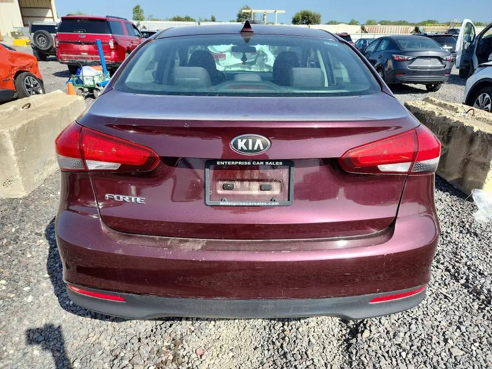 2018 KIA FORTE LX  