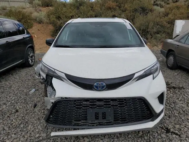 2022 TOYOTA SIENNA XSE  