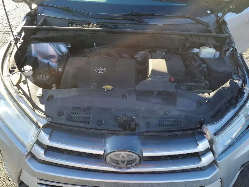 2017 TOYOTA HIGHLANDER XLE  