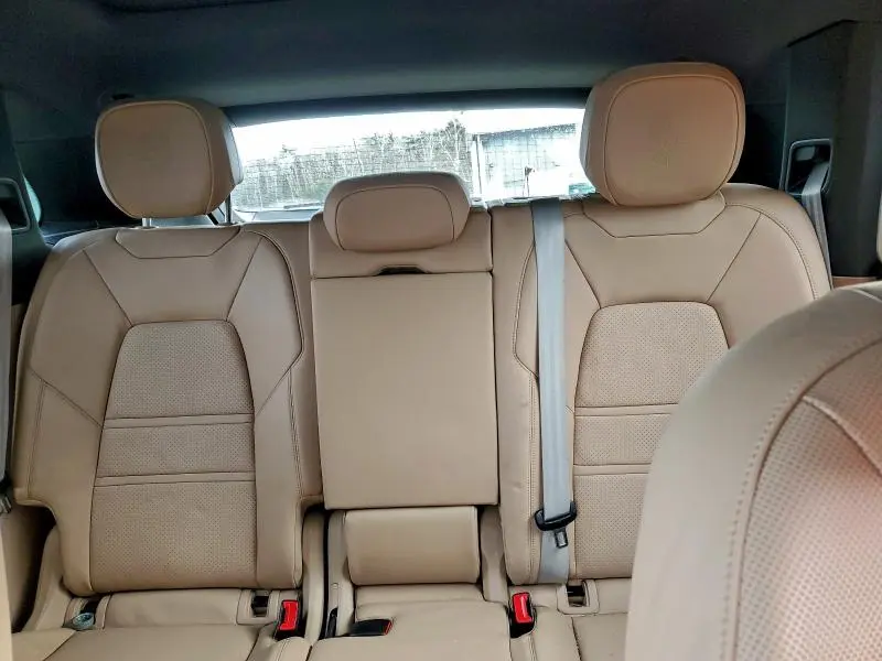 2023 PORSCHE CAYENNE BASE  