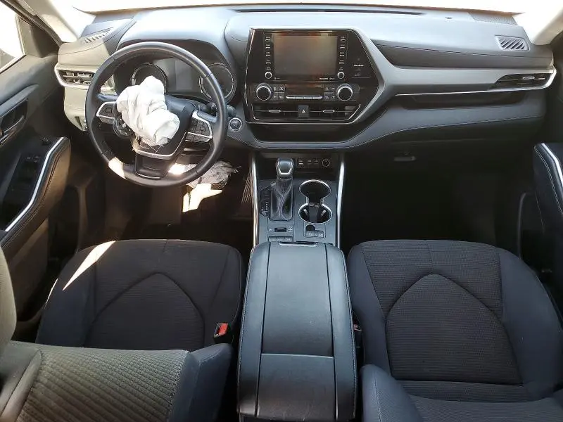2022 TOYOTA HIGHLANDER LE  