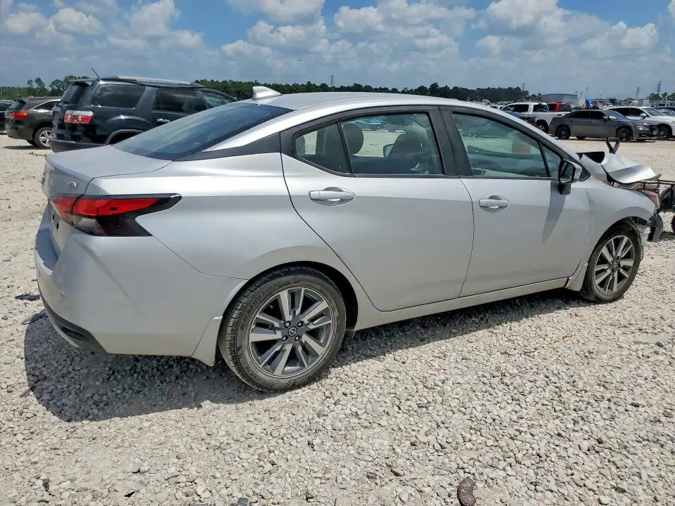 2020 NISSAN VERSA SV  